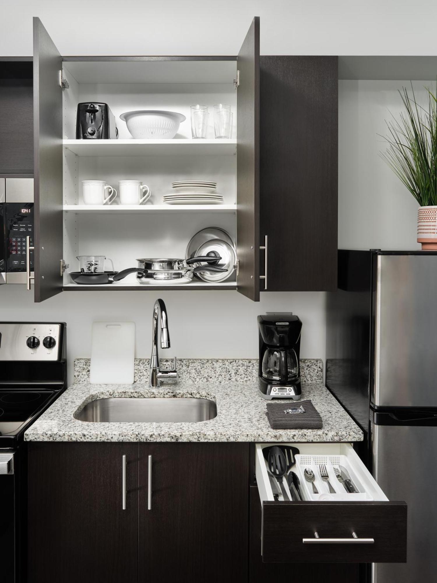 Stayapt Suites Columbus-Fort Benning Buitenkant foto